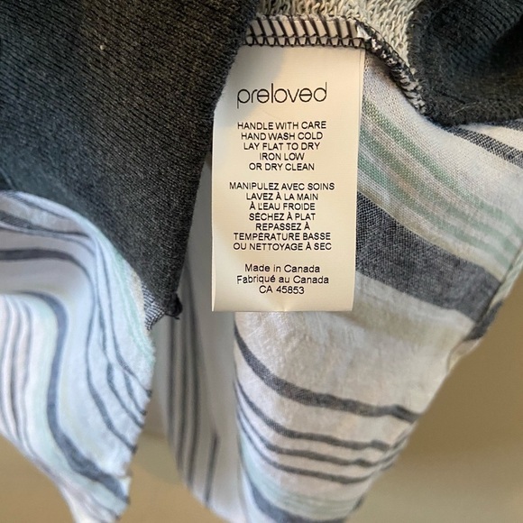 𝅺preloved TORONTO Hilton Sweatshirt NWT - Picture 13 of 14